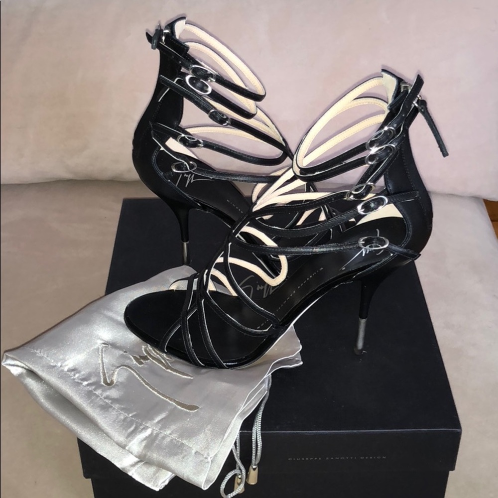 Giuseppe Zanotti Black Sandal - Picture 8 of 8